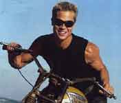  Click for Brad Pitt & Triumph motorcycle 